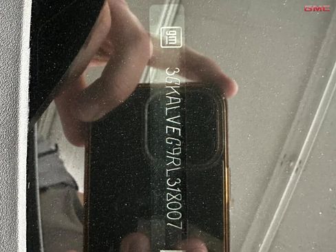 Used 2024 GMC Terrain SLT image 32