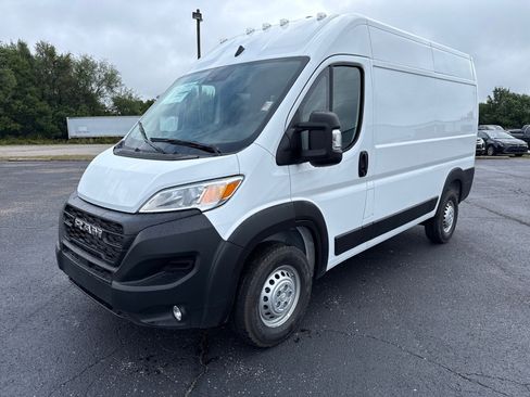 New 2026 RAM ProMaster 2500 w/ Convenience Group image 3