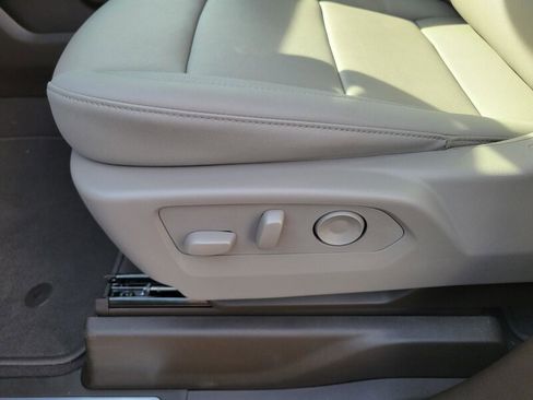 New 2026 GMC Sierra 1500 SLT image 23