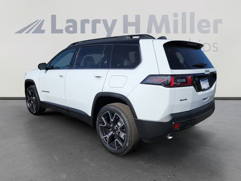 New 2026 Jeep Cherokee Overland image 3