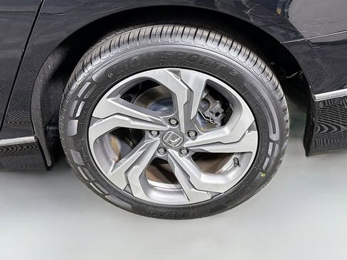 Used 2018 Honda Accord EX image 31