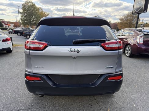 Used 2018 Jeep Cherokee Latitude image 6