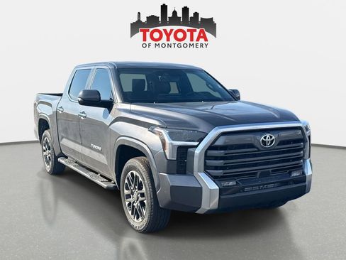 Used 2025 Toyota Tundra Limited image 1