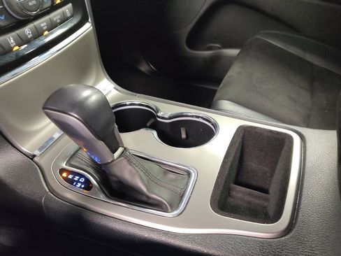 Used 2020 Jeep Grand Cherokee Altitude RWD image 26