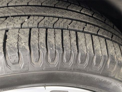 Used 2019 Subaru Ascent Touring w/ Popular Package #3 image 9