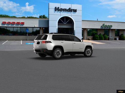 New 2026 Jeep Cherokee Laredo image 8