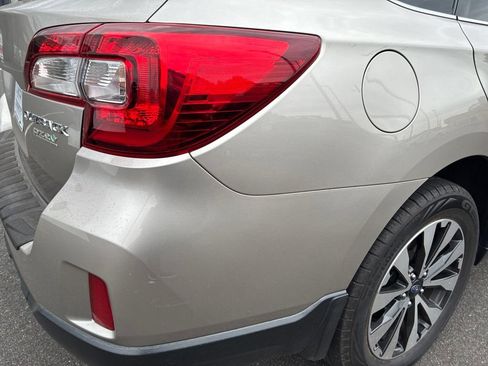 Used 2016 Subaru Outback 2.5i Limited AWD/4WD image 11