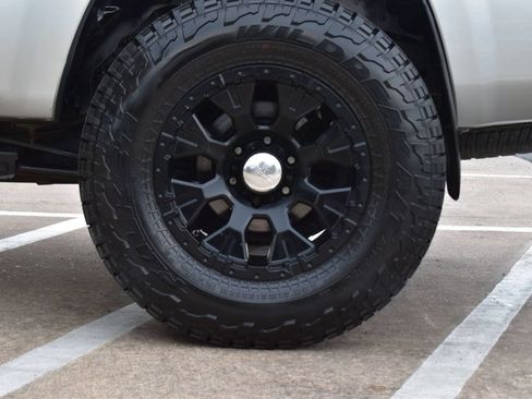 Used 2006 Toyota 4Runner SR5 RWD image 11