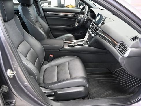 Used 2018 Honda Accord Sport image 10