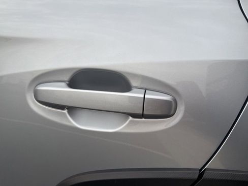 Used 2022 Subaru Crosstrek 2.5i Sport w/ Moonroof Package image 12