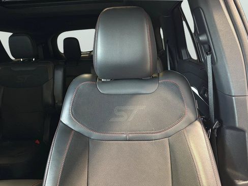 Used 2025 Ford Explorer ST AWD/4WD image 21