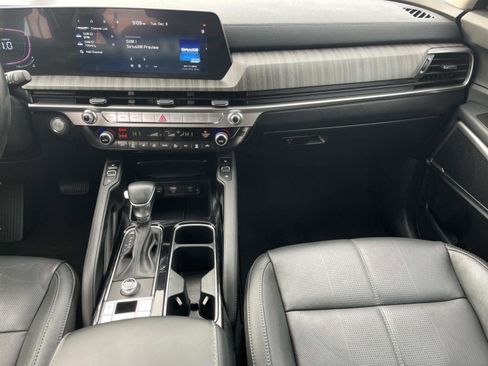 Used 2024 Kia Telluride EX image 13