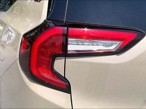 Used 2023 GMC Terrain SLT w/ Infotainment Package II AWD/4WD image 33