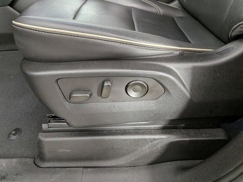 Used 2023 GMC Yukon SLT image 18