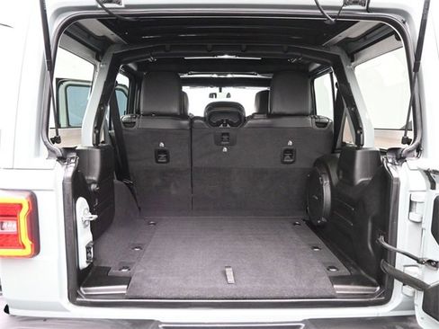 Used 2023 Jeep Wrangler Unlimited Rubicon w/ LED Lighting Group image 35