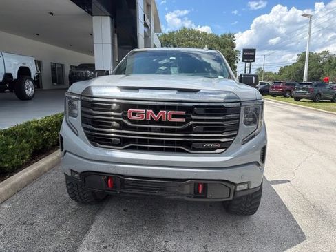 Used 2024 GMC Sierra 1500 AT4 w/ Technology Package AWD/4WD image 4