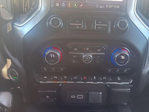 Used 2020 Chevrolet Silverado 1500 LTZ w/ LTZ Premium Package image 24