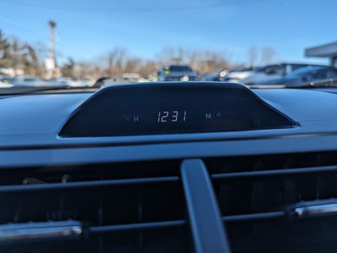 Used 2013 Toyota Camry XLE image 19