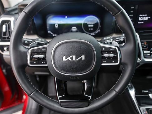 Used 2022 Kia Sorento SX Prestige image 12