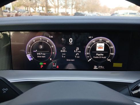 New 2026 Volkswagen Tiguan SE R-Line FWD image 15