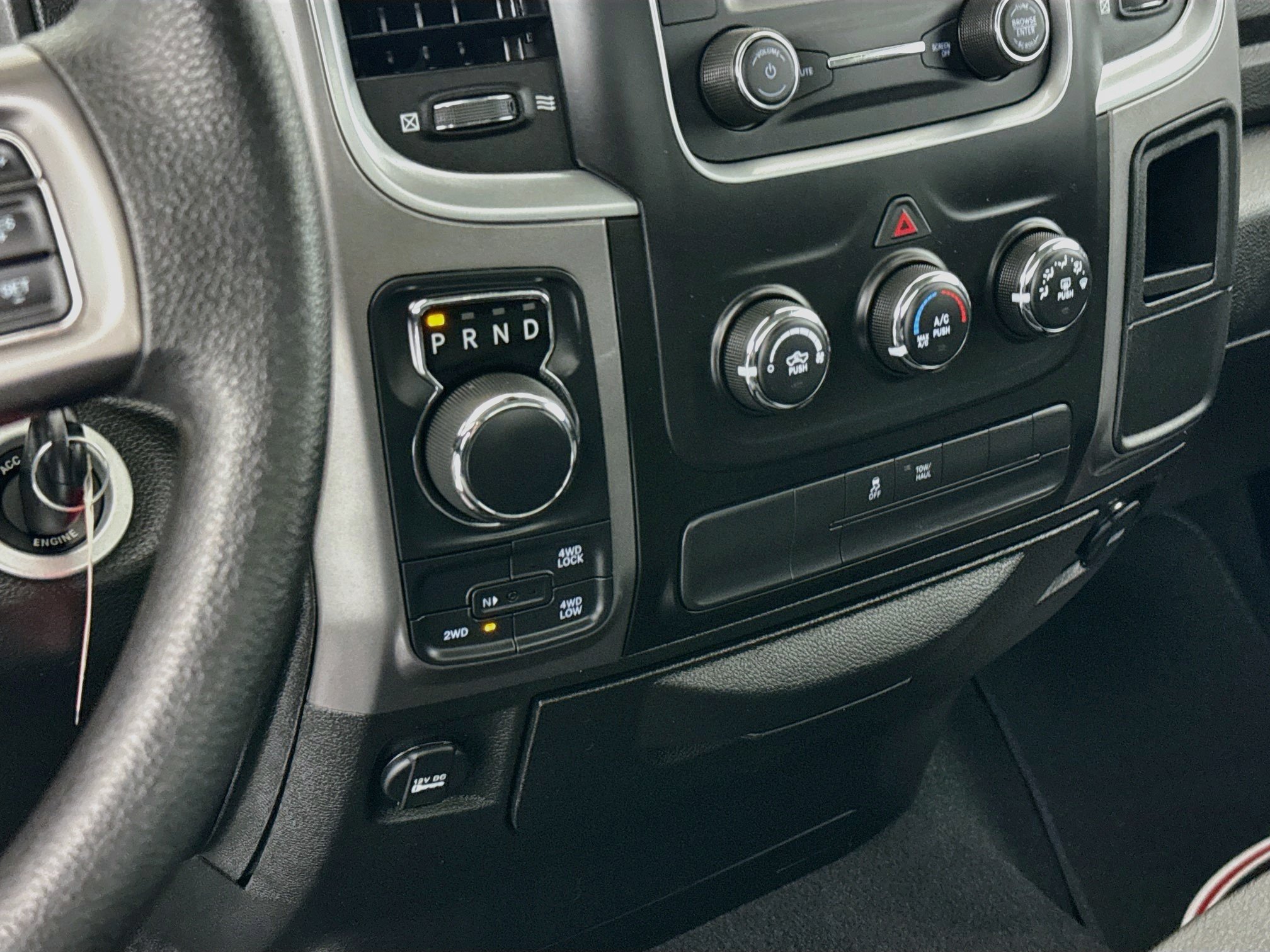 Used 2022 RAM 1500 Classic SLT AWD/4WD image 30