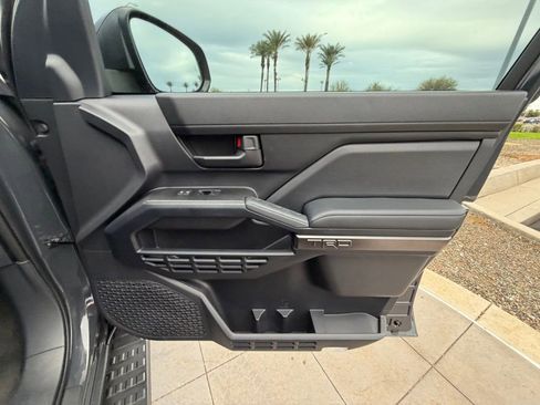 Certified 2025 Toyota 4Runner TRD Off-Road image 24