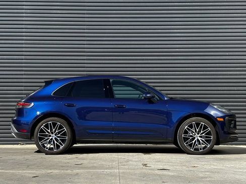 Certified 2025 Porsche Macan image 8