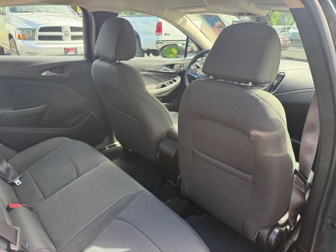 Used 2017 Chevrolet Cruze LT w/ Convenience Package FWD image 17