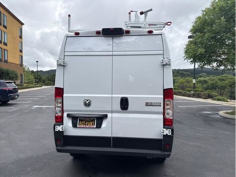Used 2024 RAM ProMaster 2500 FWD image 8