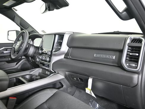 Used 2025 RAM 1500 Big Horn AWD/4WD image 15