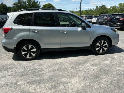 Used 2018 Subaru Forester 2.5i Premium AWD/4WD image 6