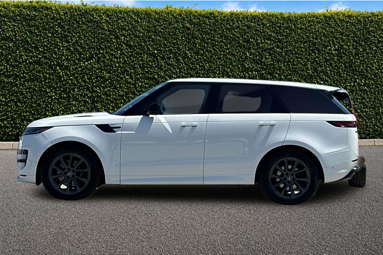 Used 2024 Land Rover Range Rover Sport Dynamic SE AWD/4WD image 7