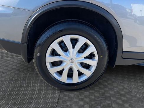 Used 2018 Nissan Rogue S image 34