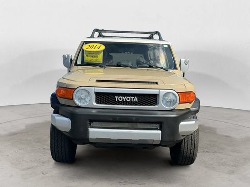 Used 2014 Toyota FJ Cruiser 4WD w/ Convenience Package image 2