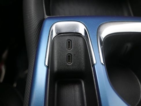 Used 2025 Chevrolet Equinox EV LT w/ Convenience Package image 27