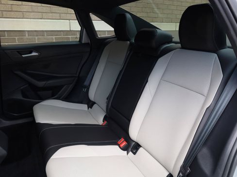 Used 2020 Volkswagen Jetta R-Line FWD image 20