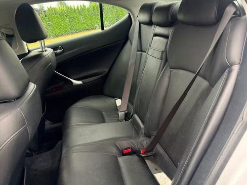 Used 2006 Lexus IS 250 w/ Premium Pkg RWD image 10