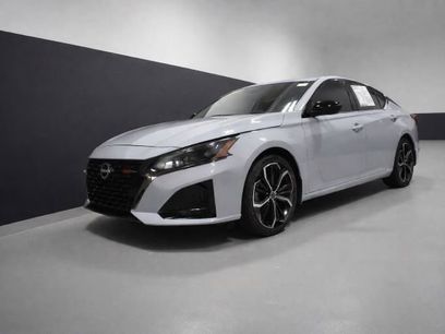 Used 2023 Nissan Altima 2.5 SR w/ SR Premium Package