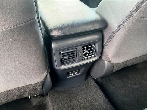 Used 2025 Toyota RAV4 XLE AWD/4WD image 28