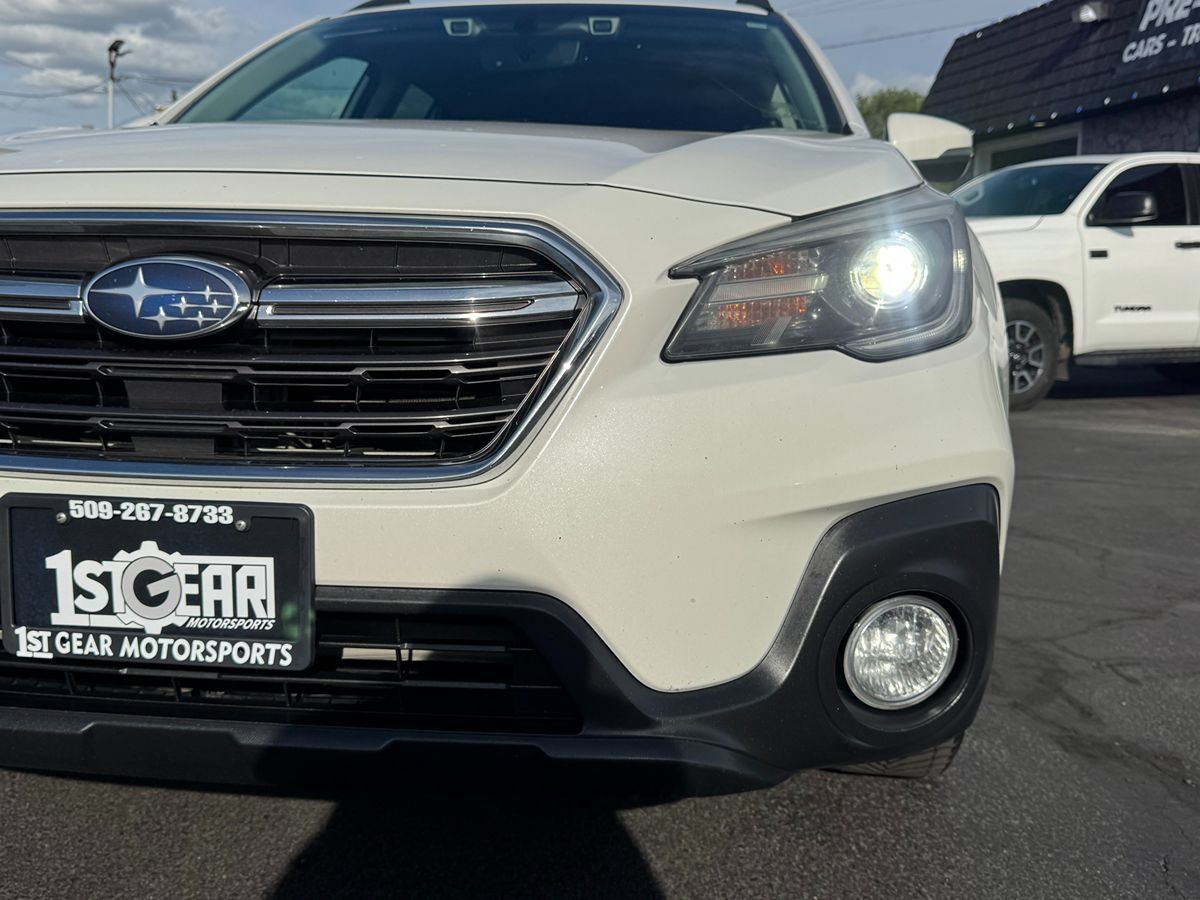 Used 2019 Subaru Outback 3.6R Limited w/ Popular Package #2 AWD/4WD image 3