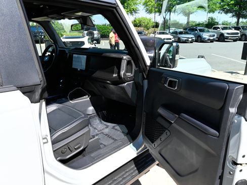 Used 2021 Ford Bronco First Edition AWD/4WD image 44