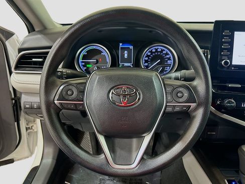 Used 2022 Toyota Camry LE FWD image 9