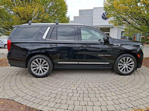 Used 2021 GMC Yukon Denali w/ Denali Ultimate Package image 7