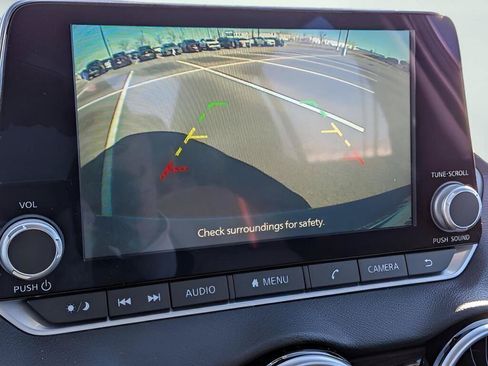 Certified 2025 Nissan Sentra SR FWD image 26