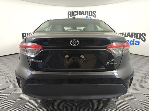 Used 2024 Toyota Corolla LE FWD image 4
