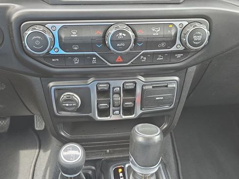 Used 2022 Jeep Gladiator Overland AWD/4WD image 23