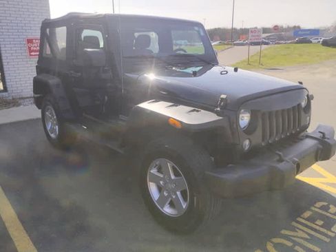 Used 2016 Jeep Wrangler Sport AWD/4WD image 2