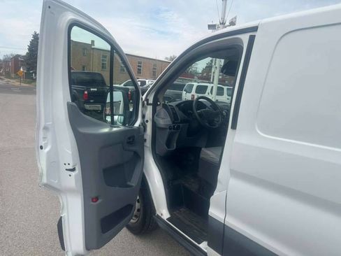 Used 2017 Ford Transit 250 130 Low Roof RWD image 9