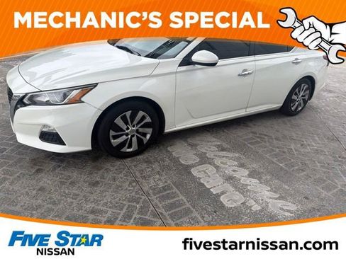 Used 2020 Nissan Altima 2.5 S FWD image 17