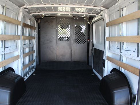 Used 2025 RAM ProMaster 2500 w/ U-Haul Equipment Group FWD image 39